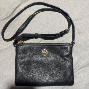 👜 Michael Kors Black Crossbody Bag with Gold Hardware